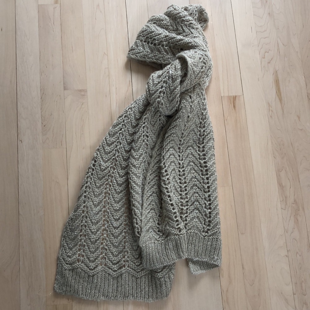 Taupe knit scarf